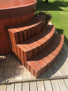 3-stufige Treppe mit Raum für einen Filter 3-stufige Treppe mit Raum für einen Filter